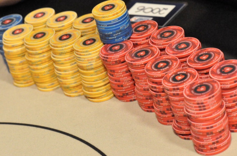 online casino roulette table game